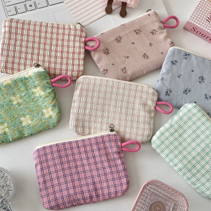 women's Coin Purses Korean Floral Countryside Style Sweet Kawaii Coin Purses Portable Lipstick ID Key Storage Bag Cosmetic Bag
