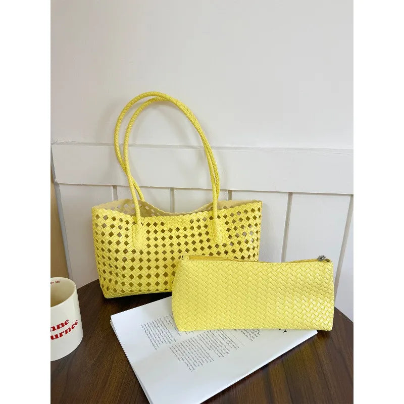 2026 New Fashion Hollow Out Woven Tote Bag for Women Large Capacity Commute Single Shoulder Handbag for Summer