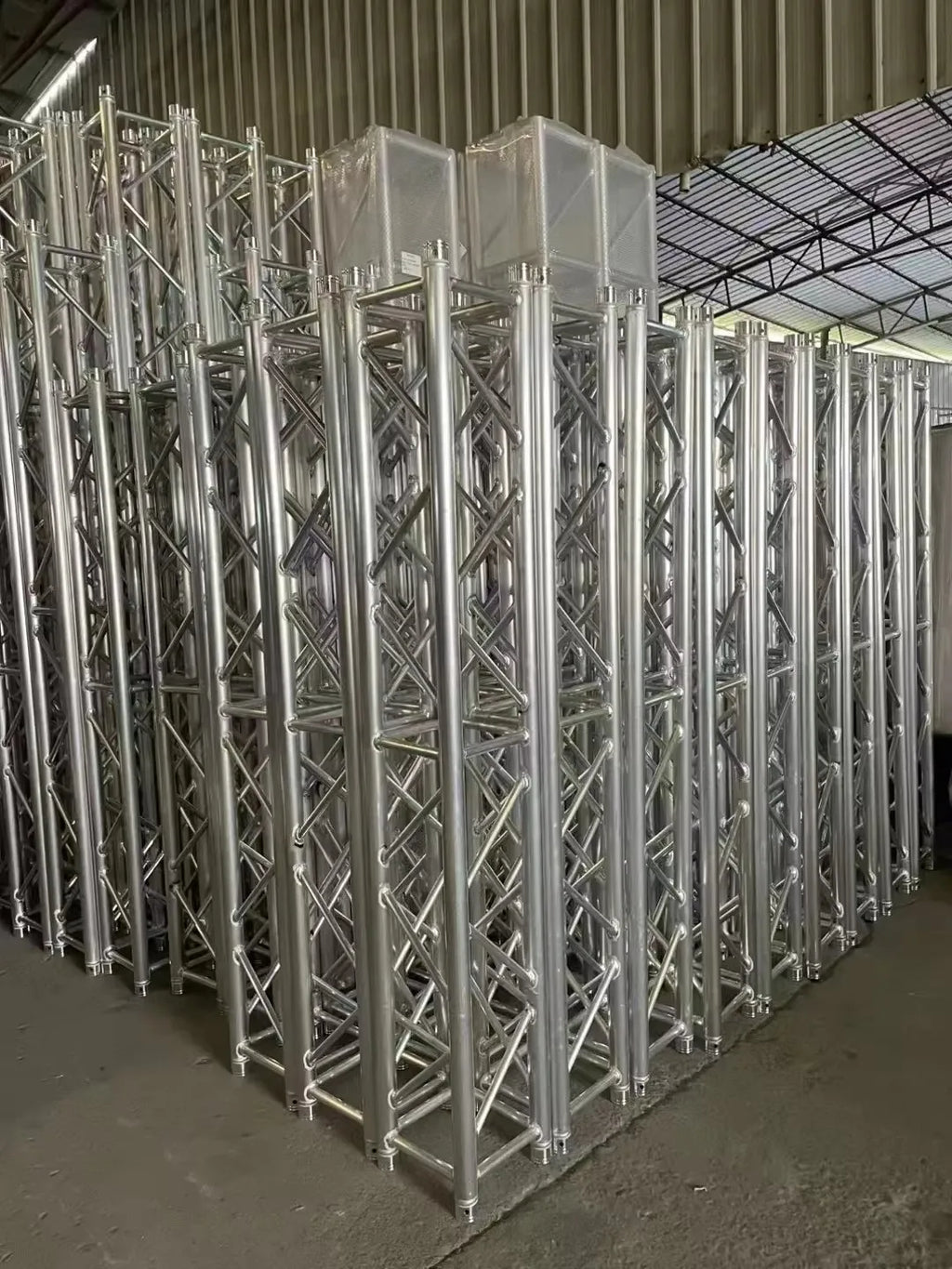 【Factory Wholesale】Aluminum Square Outdoor Event Truss System For Concert All Black Portable 200kg Load Capacity Truss For Hangi