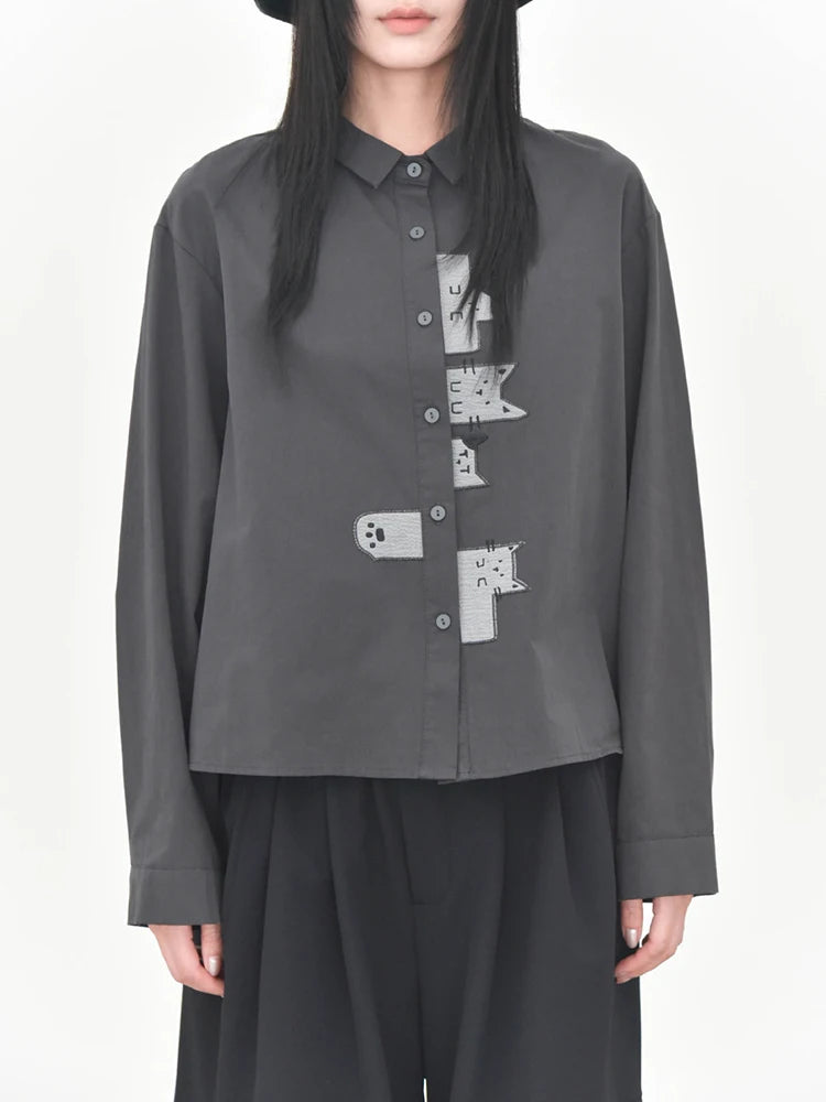 [EAM] Women White Pattern Patch Spliced Big Size Blouse New Lapel Long Sleeve Shirt Fashion Tide Spring Autumn 2026 1DJ6229
