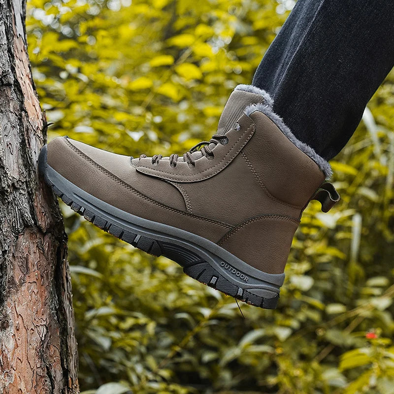 New Men's Hiking Boots Thickened Non-Slip Warm Flat High Top Boots Casual Winter Outdoor Leather Snow Boots Oversized Work Boots
