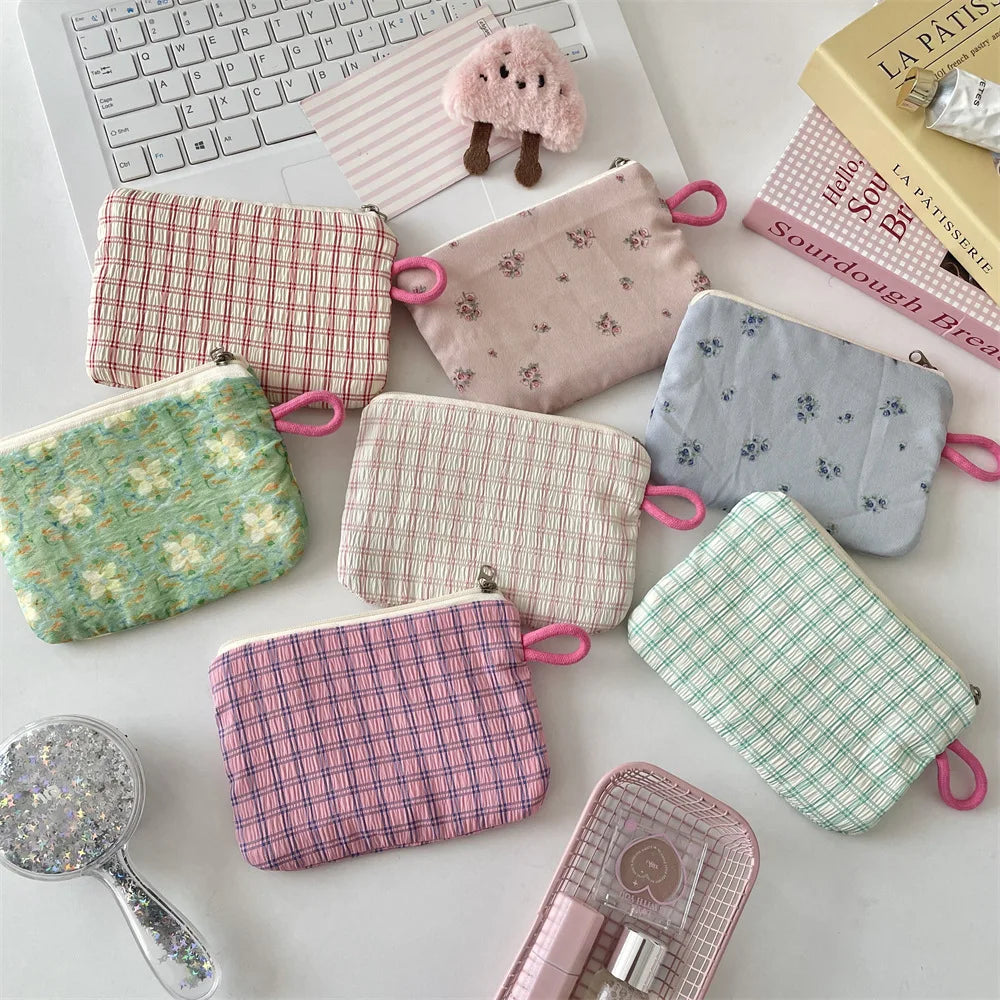 women's Coin Purses Korean Floral Countryside Style Sweet Kawaii Coin Purses Portable Lipstick ID Key Storage Bag Cosmetic Bag