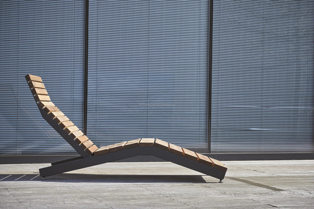 Factory Customized Wooden Outdoor Sun Lounger Ergonomic Sun Lounger Curved Wooden Garden Sun Lounger