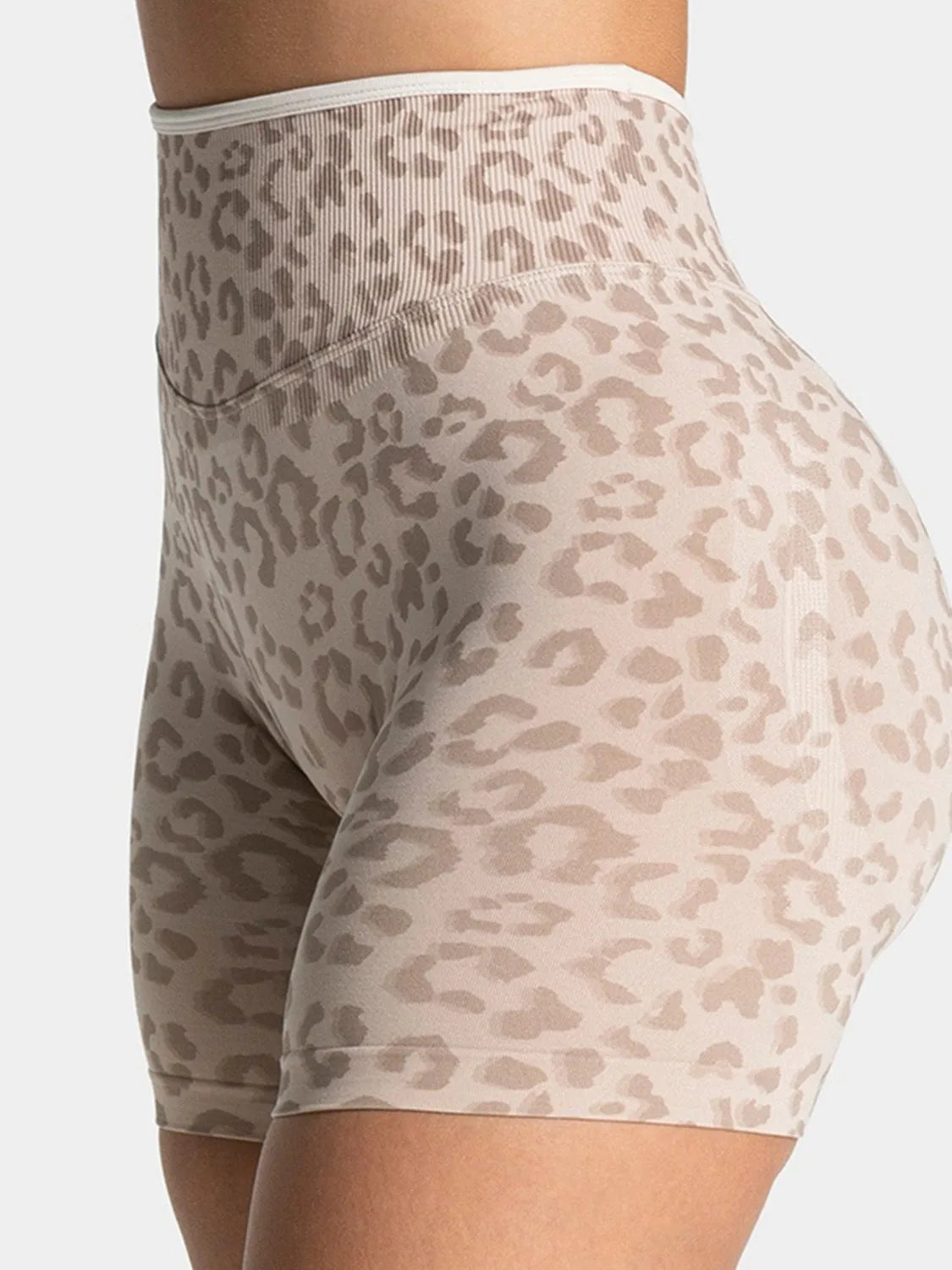 Custom LOGO women's hot-selling in high waist belly leopard print  colors seamless yoga hip lift tight running sports shorts