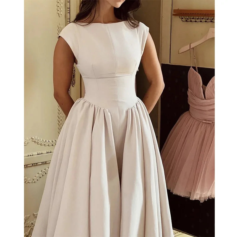 2026 Autumn New Style Elegant Backless and Waist-Slimming Mid-Length Dress