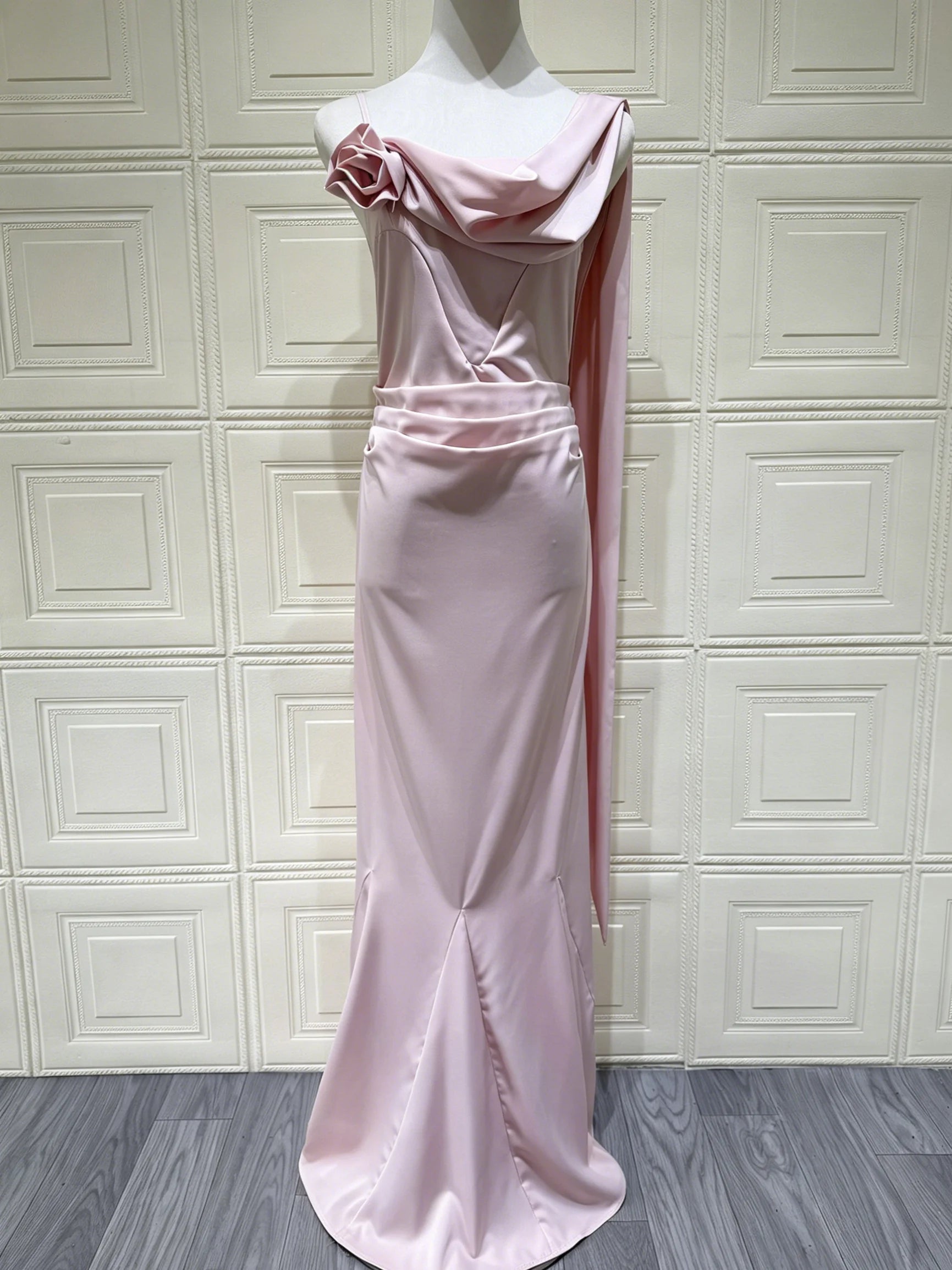 2026 New White One Shoulder Mermaid Evening Dress Asymmetric Neckline Satin Formal Party Gown with Flowing Train