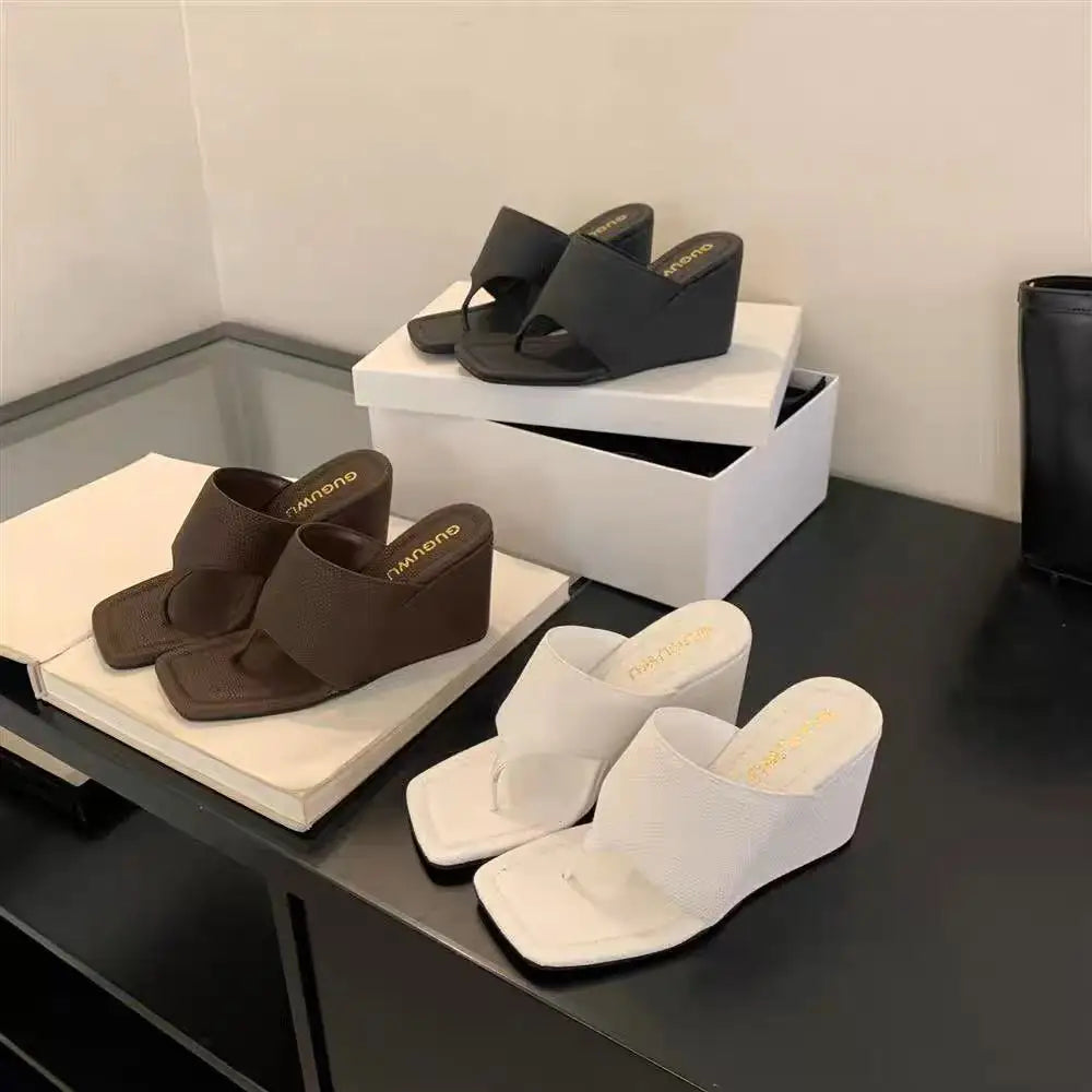 2025 Spring and Autumn New Style Slimming Slope Heel Korean Version Bare Toe Flip Flops Cool Slippers Sandals