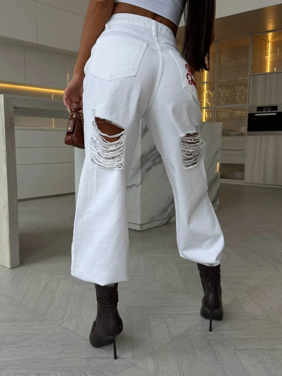 Women Embroidered Ripped Baggy Jeans Y2k Low Rise Straight Jeans Classic Regular Fit Denim Pants Casual Wide Leg Jeans Clothes