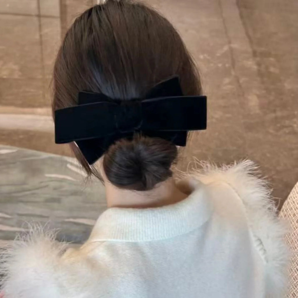 1PC Black Velvet Bow Hair Clip - Retro Elegant Hair Accessory, Large Satin Bow Design, Fashion Hair Barrette For Women