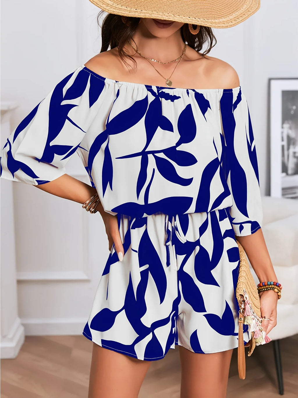 1 piece of sexy one-shoulder summer jumpsuit, comfortable and soft fabric, simple and elegant style