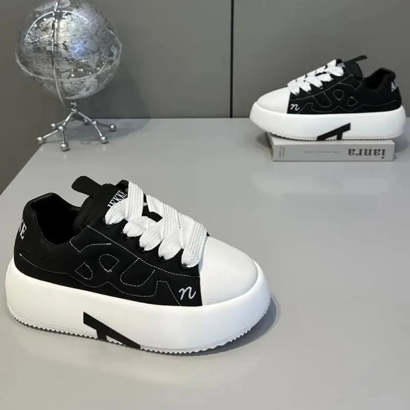 2025 Autumn New Men's Sneakers Round Head Lace-Up Casual Shoes Solid Color Fashion Platform Trend Board Shoes zapatillas hombre