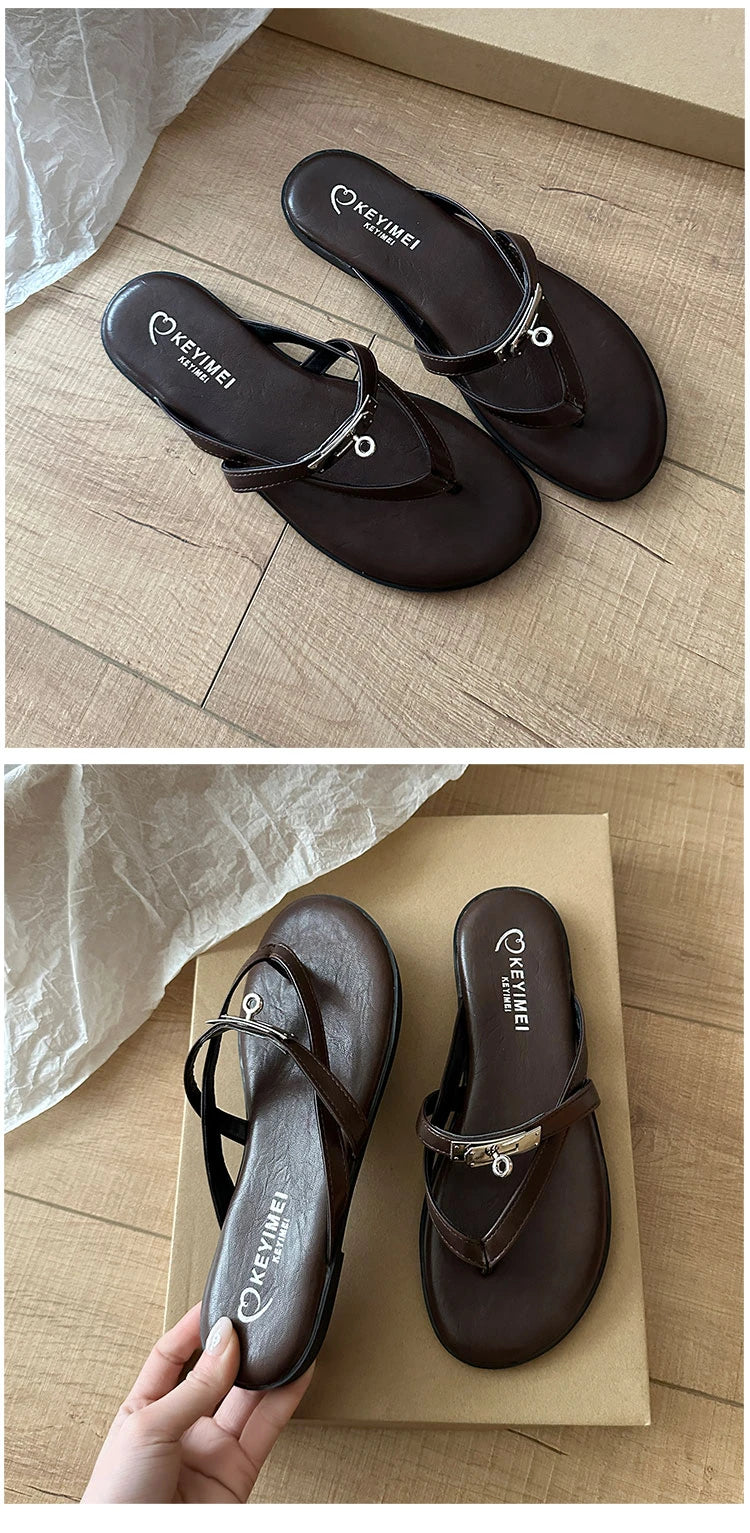 2026 New Fashion Casual Slip-On Flat Bottom Sandals with Lock Buckle for Beach Vacation Women Breathable Comfortable PU Leather