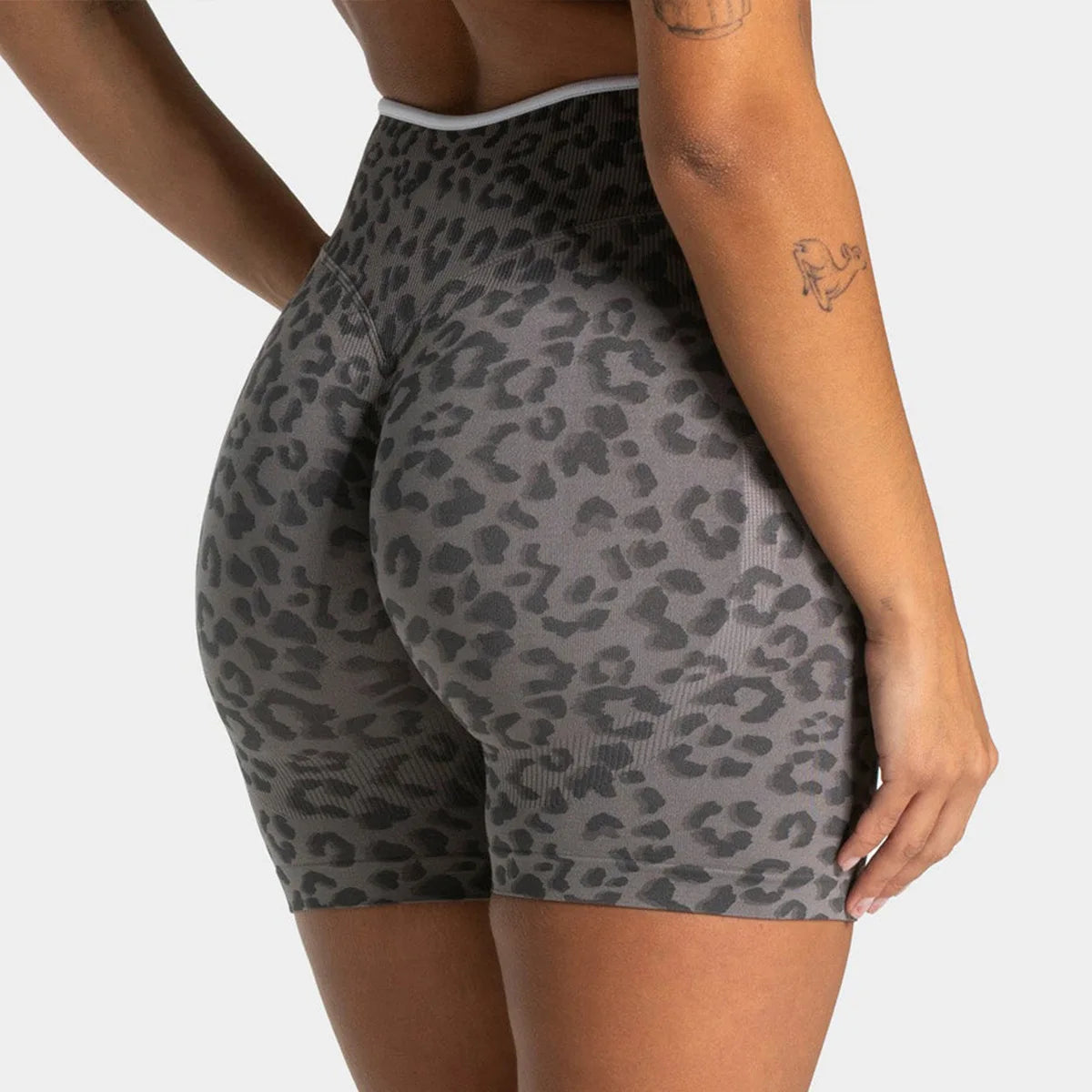 LOGO Quick-drying Seamless High Elastic Abdominal Tinting High Waist Hip-lifting Tight Outer Wear Running Slim Yoga Shorts