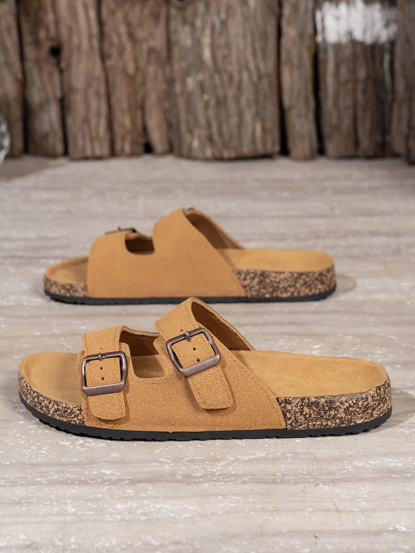 Men's Fashionable Slippers, Casual and Versatile Thick-Soled Non-Slip Home Outdoor Slip-On Beach Sandals