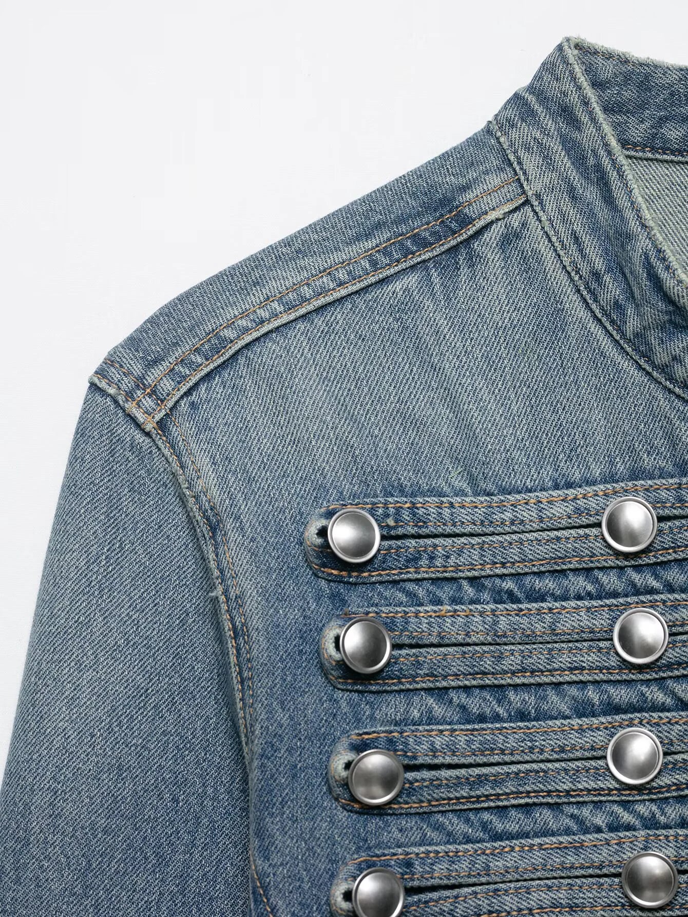 European and American style 2026 summer new women's clothing design sense close fitting denim jacket low waist shorts set