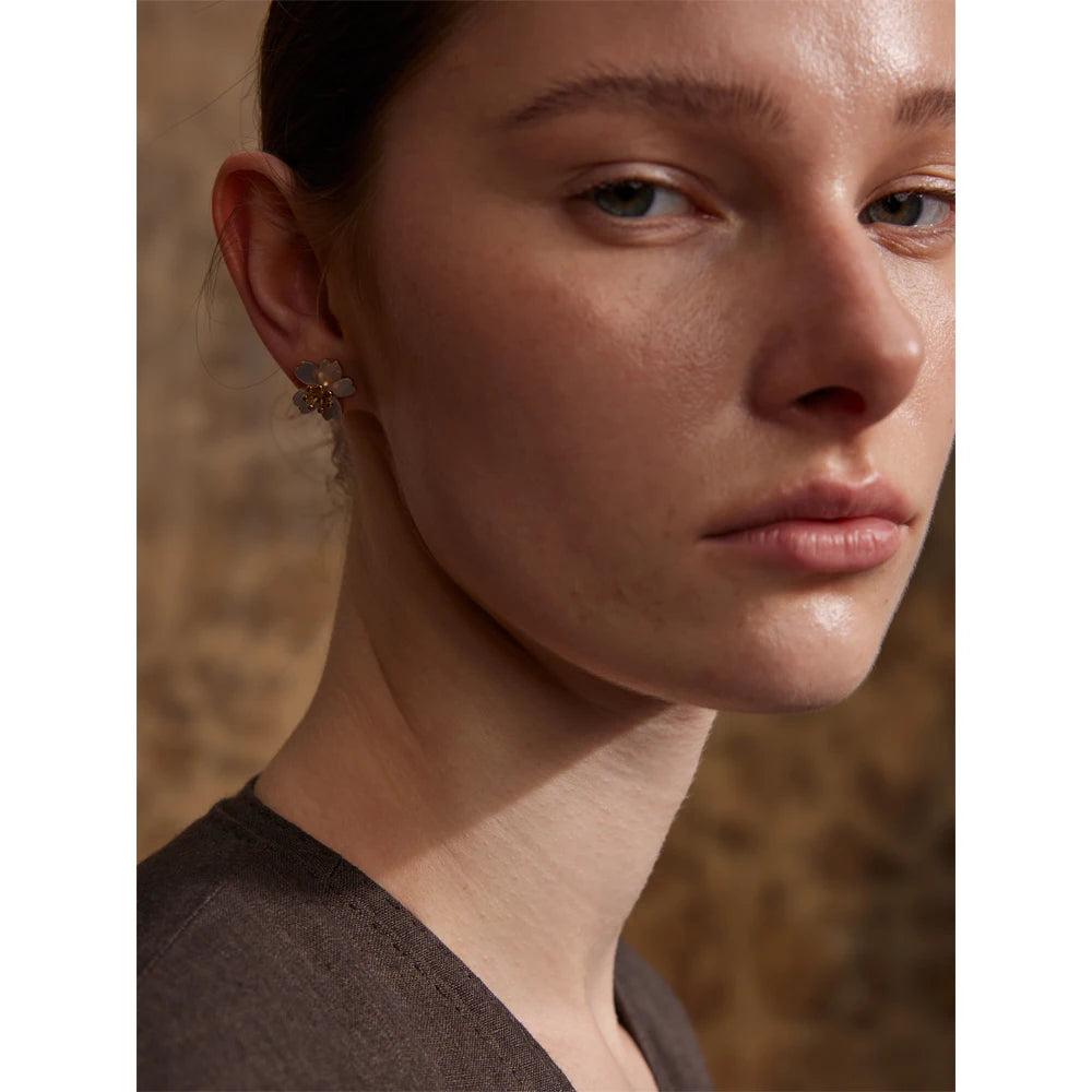 Yhpup High Quality Natural Shell Flower Golden Daily Stud Earrings for Women Prevent Allergy Stainless Steel Exquisite Jewelry