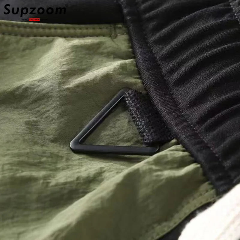 Supzoom 2026 New Arrival Summer Loose Casual High Street Trendy Contrast Color Stitching Pocket Personalized Workwear Shorts Men