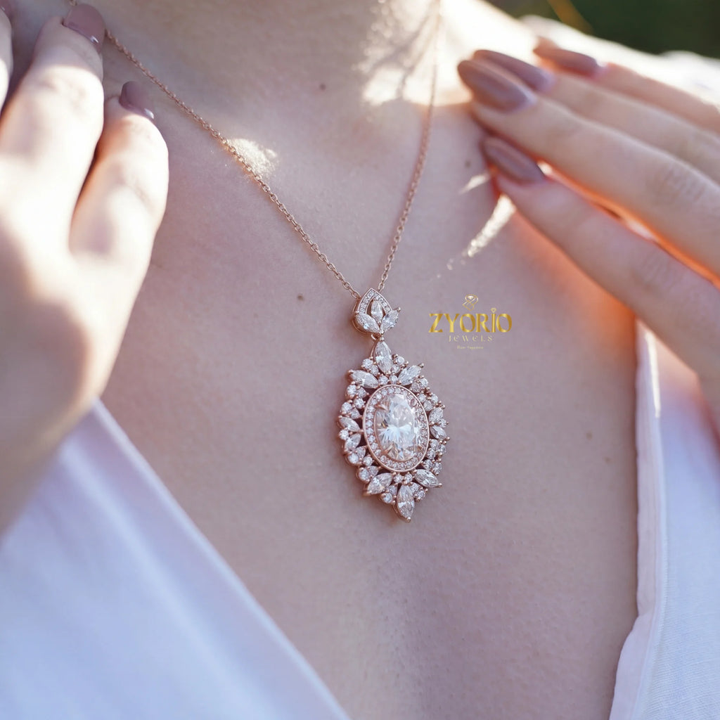 Gold Oval Halo Cluster Diamond Pendant Necklace Women Brilliant Diamond Link Chain Jewelry for Engagement Wedding Anniversary