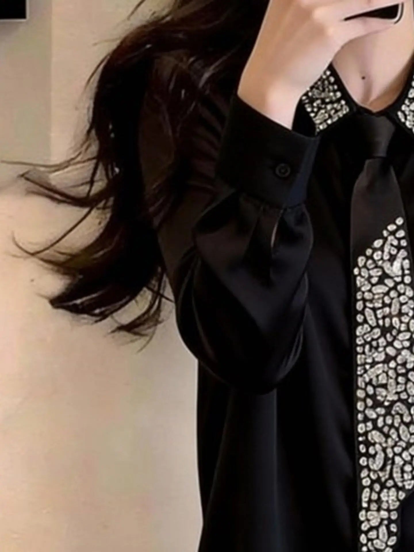 Ele Chic Bla Rhinestone ort Spring irt Korean Sle Faionable Unique Beautiful High-End Feelings Commute Sle