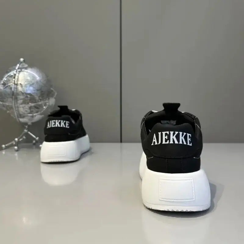 2025 Autumn New Men's Sneakers Round Head Lace-Up Casual Shoes Solid Color Fashion Platform Trend Board Shoes zapatillas hombre