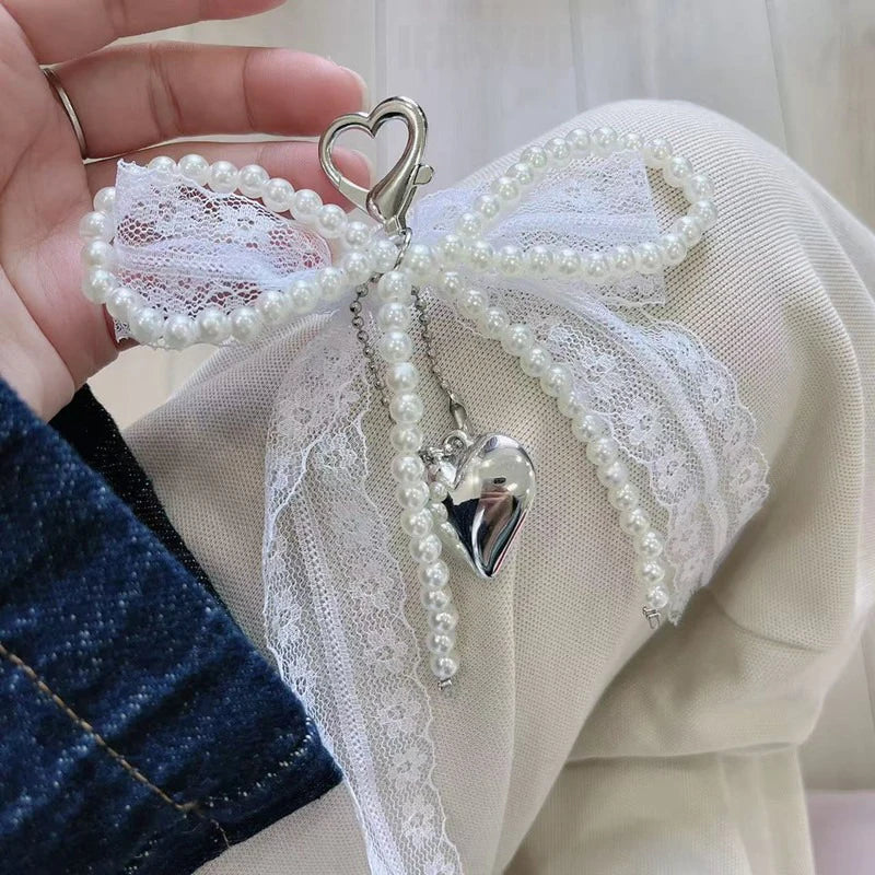 Sweet Handmade White Beaded Bowknot Lace Bag Charm Imitation Pearl Heart Pendant Keyring Exquisite Backpack Keyring Decorations