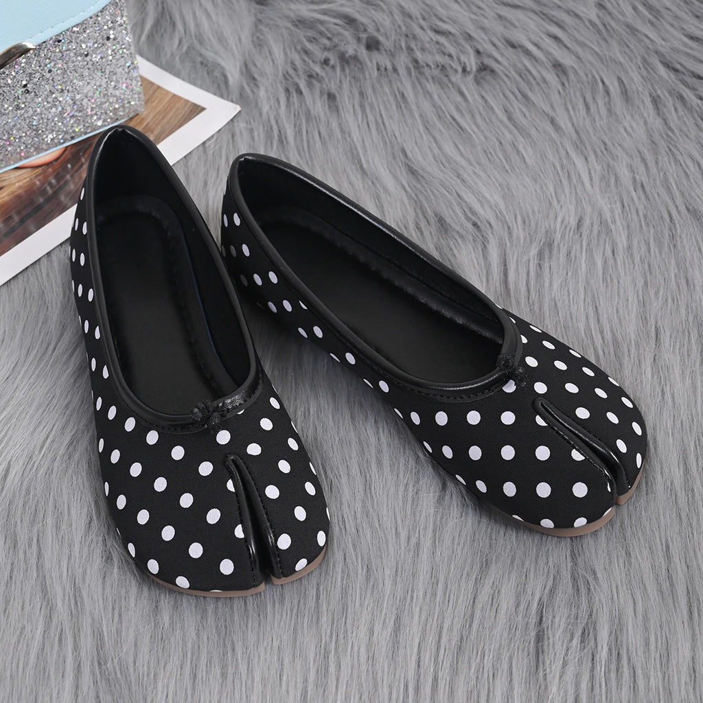Japanese Style Tabi Ninja Shoes Women Cozy Leather Flats Split Hoof Toe Loafers Femme Mary Jeans Mocasines Ladies Ballerina Shoe