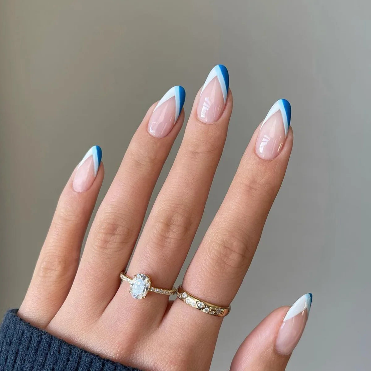 24Pcs/Set Blue Sky White Cloud Fake Nails Glue DIY Manicure Pattern Design False Nail French Stiletto Full Cover Nail Art Tools