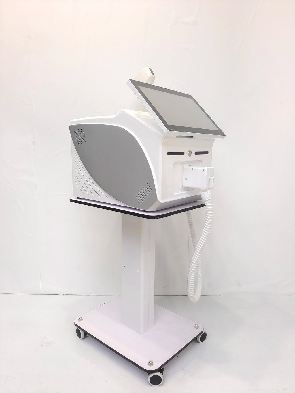 Diode Laser Hair Removal Device 4000 Watts Power, Selectable Wavelengths 808nm 755nm 940nm and 1064nm Painless Latest Equipment