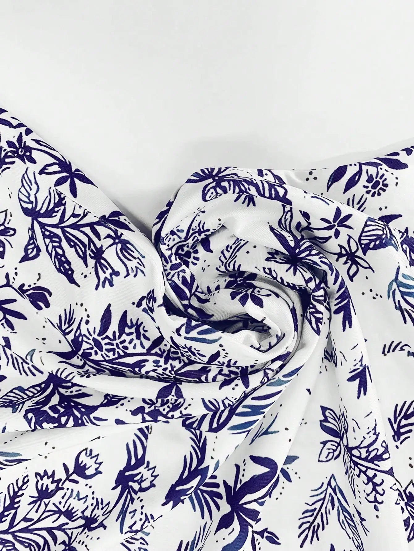Women's Blue White Floral Leaf Print Spaghetti Strap Mini Dress, Casual V-Neck Sleeveless A-Line Flowy Dress with Pockets