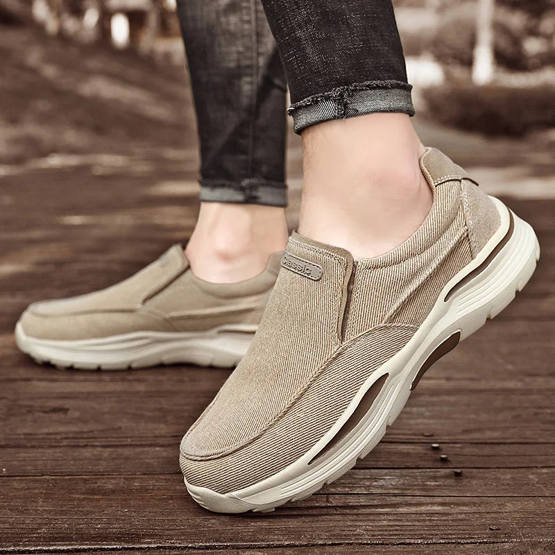 Men's Casual Shoes Canvas Breathable Loafers Men 2025 New Male Comfortable Outdoor Walking Shoes Classic Loafers Men Sneakers