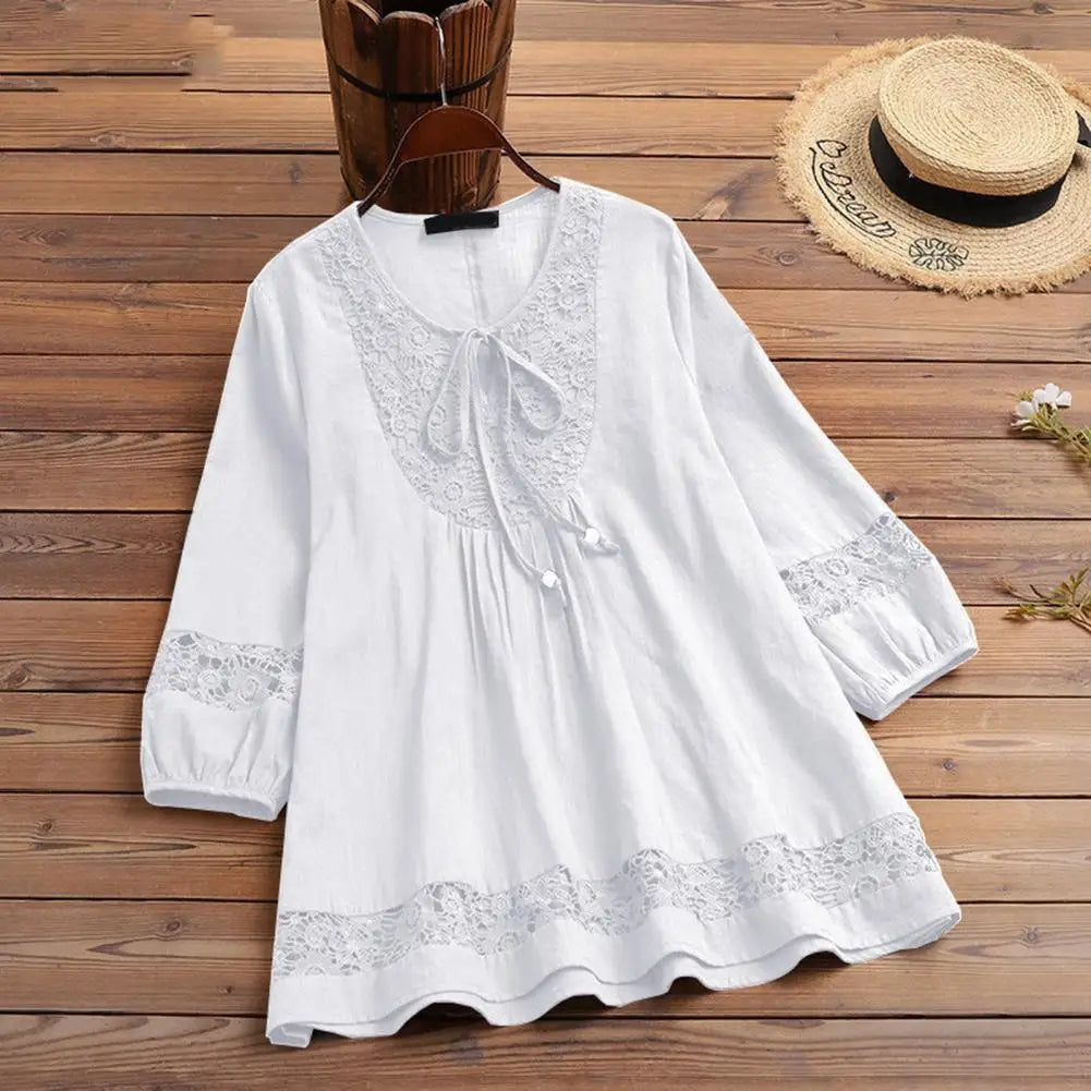 Round Neck Women T-shirt Lace Patchwork Crew Neck Lady Spring Shirt Chic Plus Size Casual Lady Spring Blouse for Dating