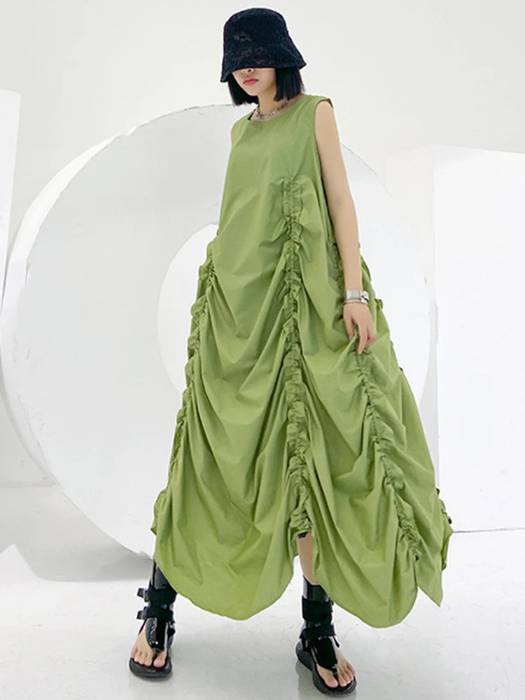 [EAM] Women Green Pleated Drawstring Long Irregular Vest Dress New Round Neck Sleeveless Fashion Tide Spring Summer 2026 1DJ2512