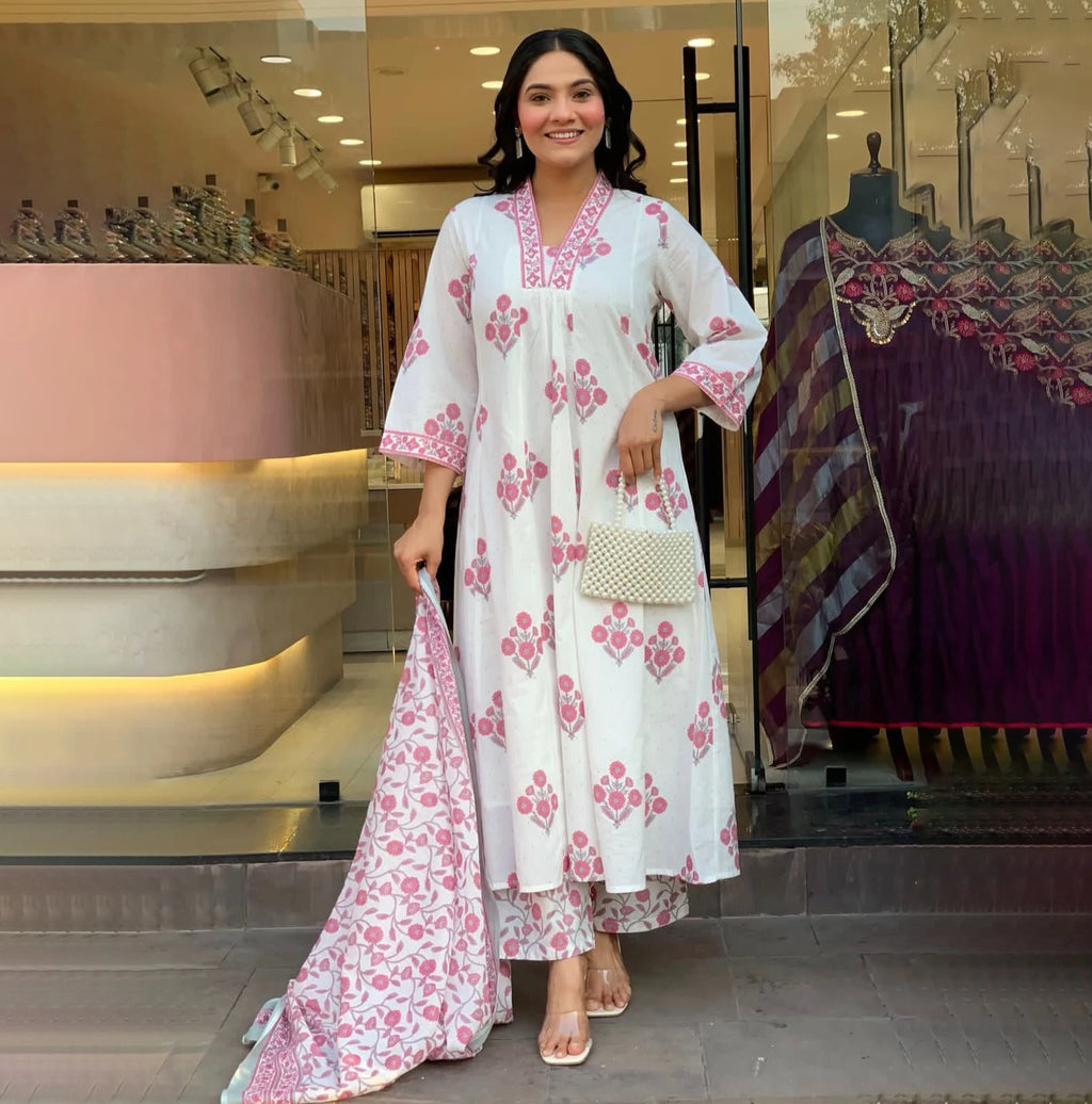 Hot Selling Traditional Indian Style Cotton Anarkali Suit Gown With Designer Dupatta for Women Party Wear Dress for Womens
