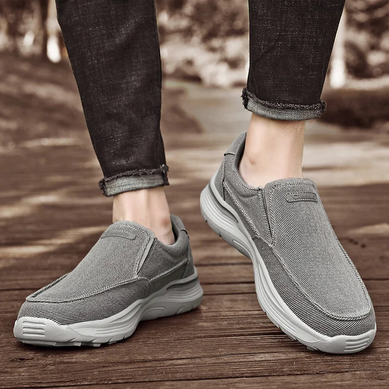Men's Casual Shoes Canvas Breathable Loafers Men 2025 New Male Comfortable Outdoor Walking Shoes Classic Loafers Men Sneakers