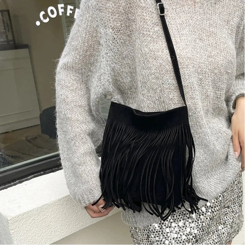 Fashion Suede Fringe Crossbody Bag Large Capacity Solid Color Shoulder Bag Boho Style Adjustable Shoulder Strap Bucket Bag Women