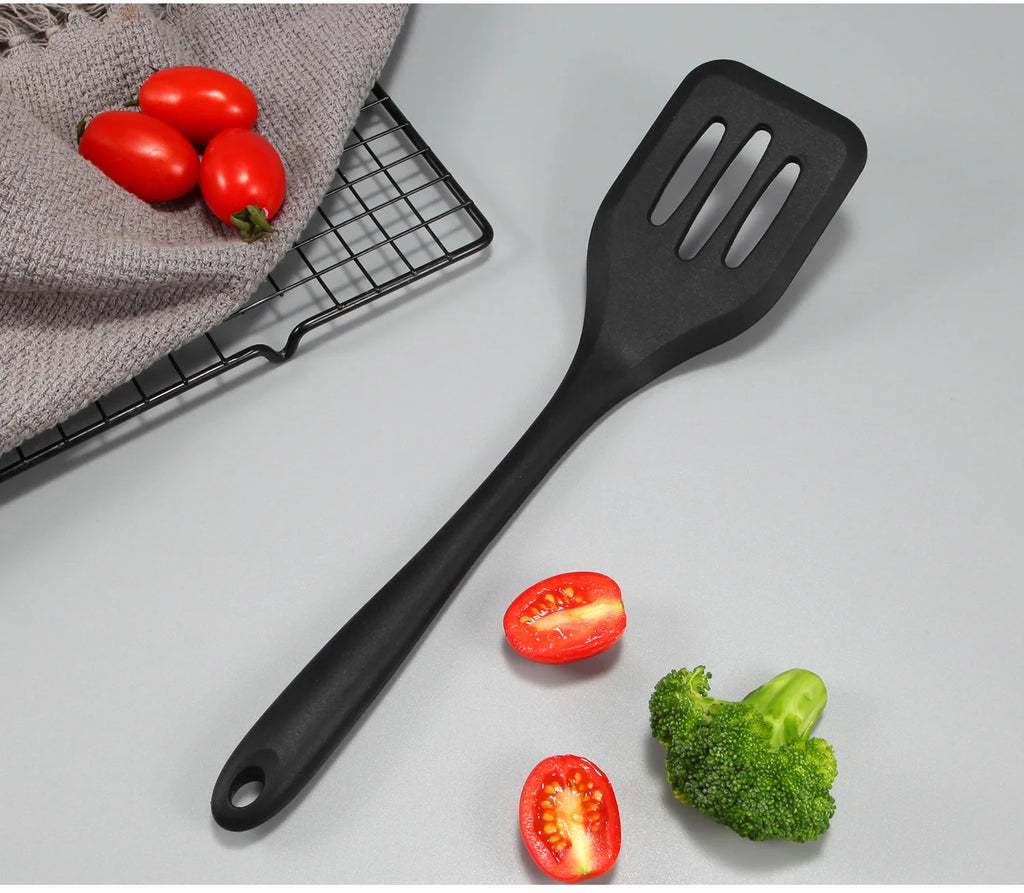 Kitchen Silicone Turners Gadgets Spatula Egg Fish Frying Pan Scoop Fried Shovel Slotted Turners Kitchen Tools Cooking Utensils