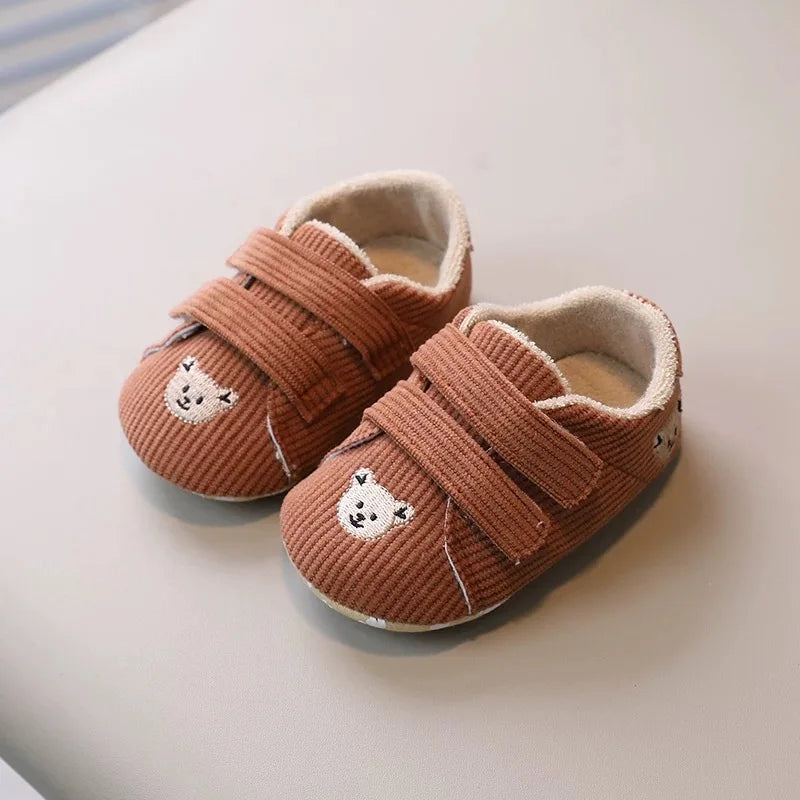 Boys and Girls Panda Sports Shoes in Spring and Autumn Seasons Children's Fashion Sports Tablet Baby Shoes from 0 to 18 Months