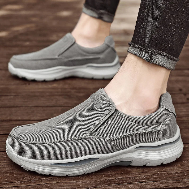 Men's Casual Shoes Canvas Breathable Loafers Men 2025 New Male Comfortable Outdoor Walking Shoes Classic Loafers Men Sneakers