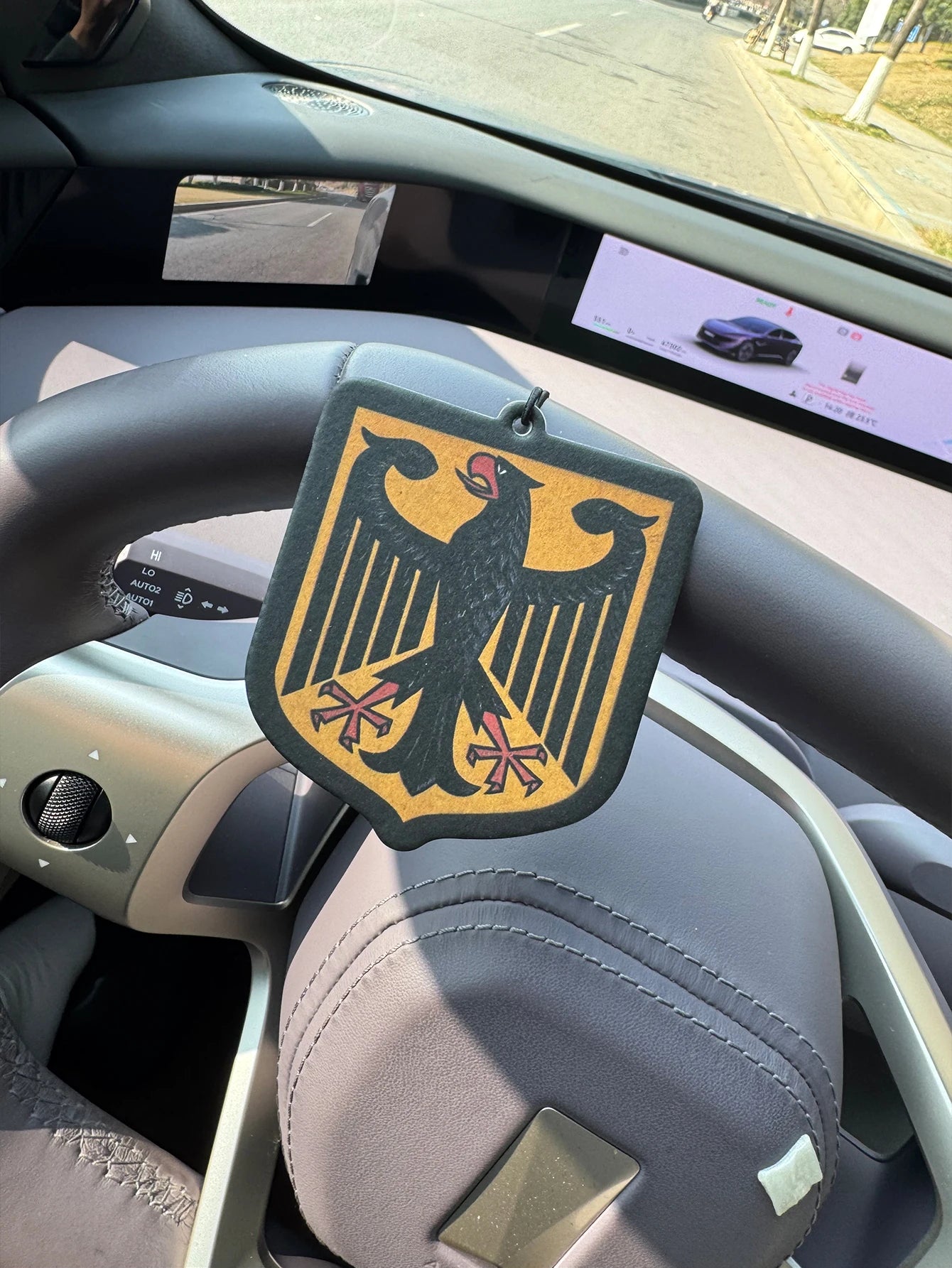 Sandalwood and Fruity Scent - Federal Eagle Design Five-Star Neutral Car Perfume and Non-Toxic Air Freshener |   Natural Essential Oils and Aromatherapy Scent Tablets (Noroili/Grapefruit/Cedar) |   Hanging Type and Dual-Purpo