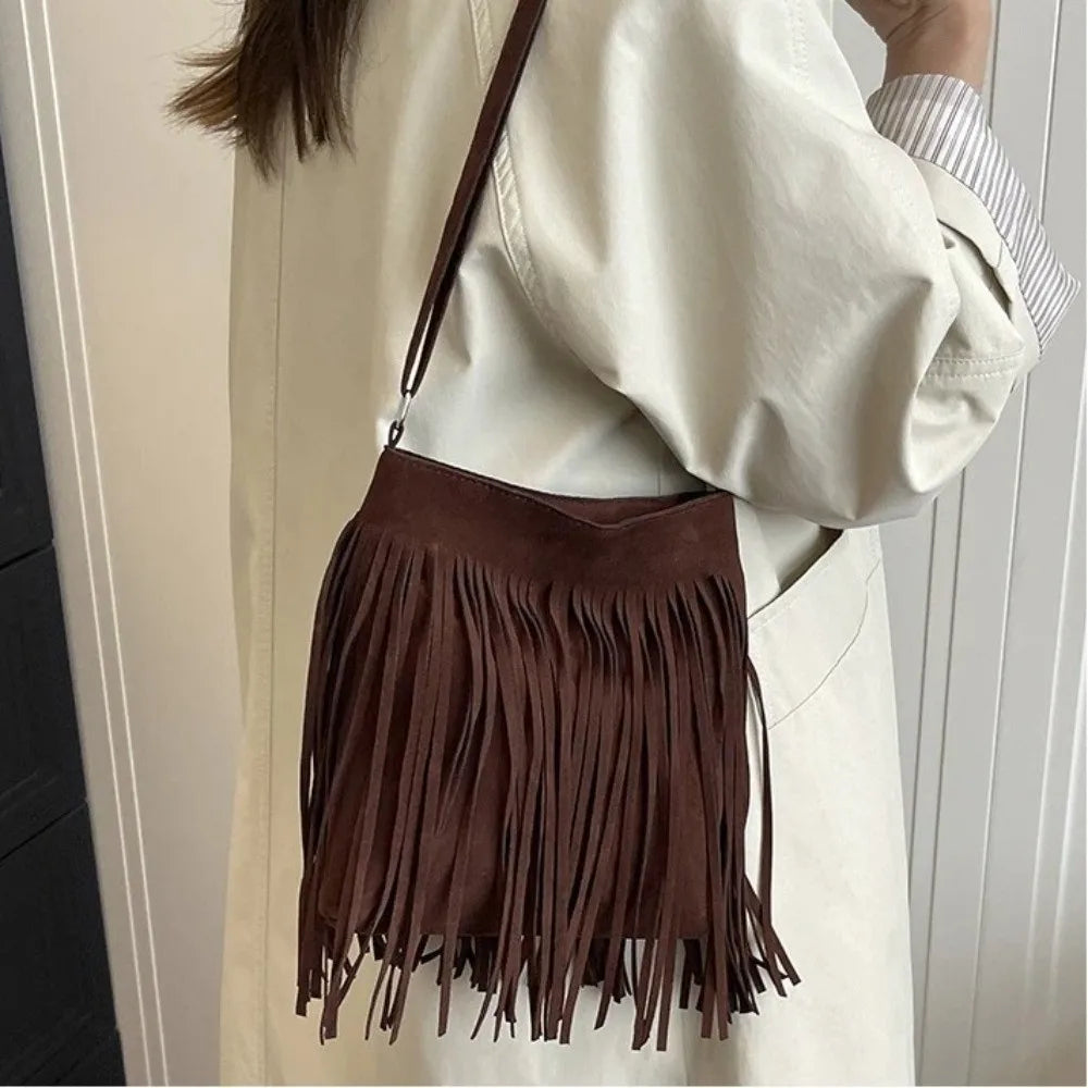Fashion Suede Fringe Crossbody Bag Large Capacity Solid Color Shoulder Bag Boho Style Adjustable Shoulder Strap Bucket Bag Women