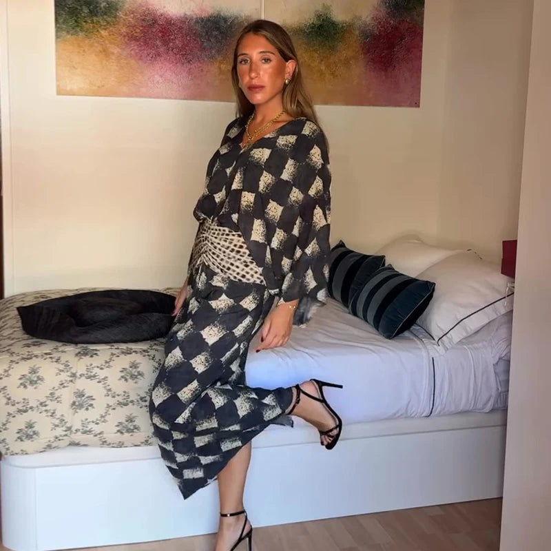 V-Neck Loose Waist Cinched Long Dress Woman Contrasting Colors Short Sleeve Pleated Maxi Dresses Chic Vacation Women's New Dress
