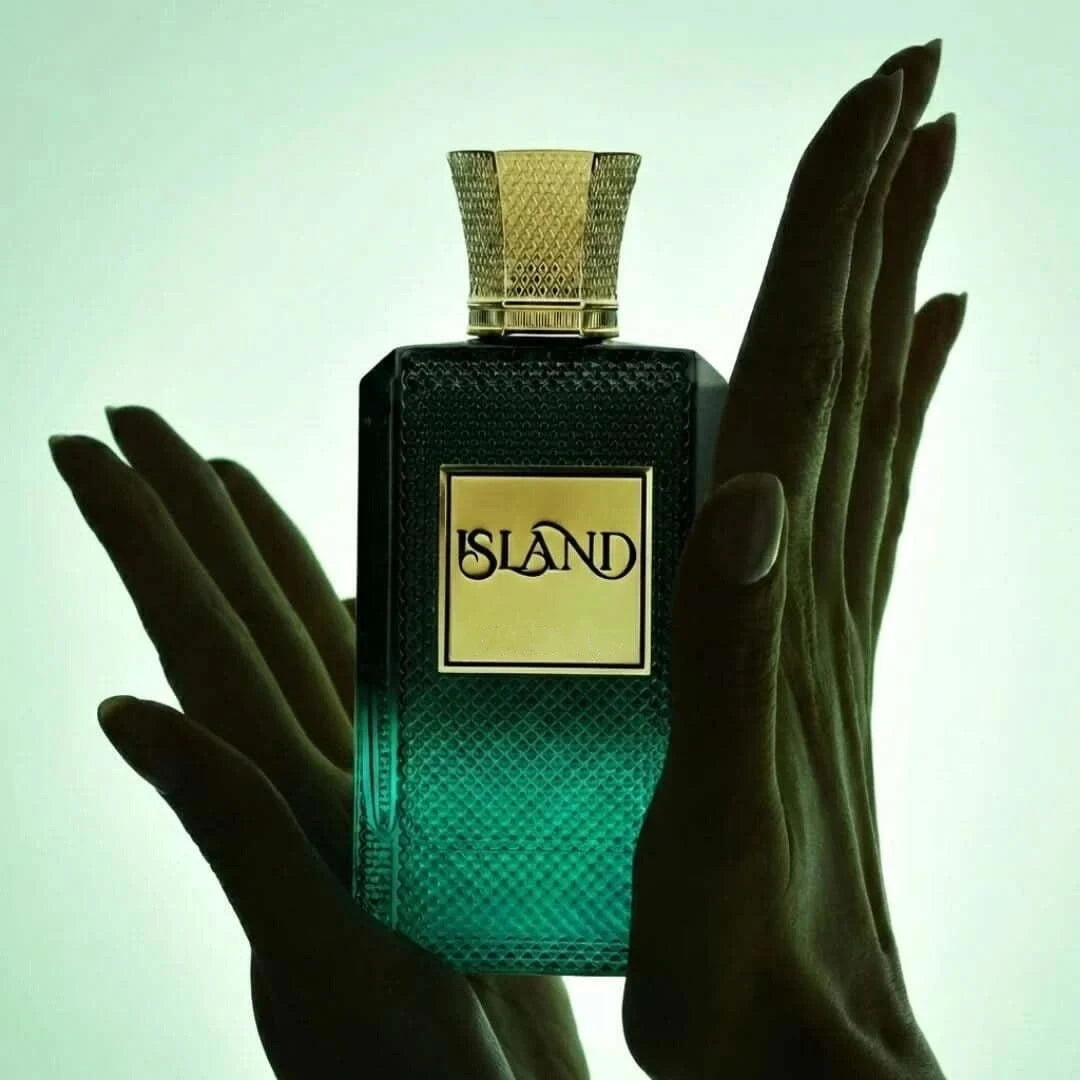 Island Extrait De Parfum Spray for Unisex 3.4 oz