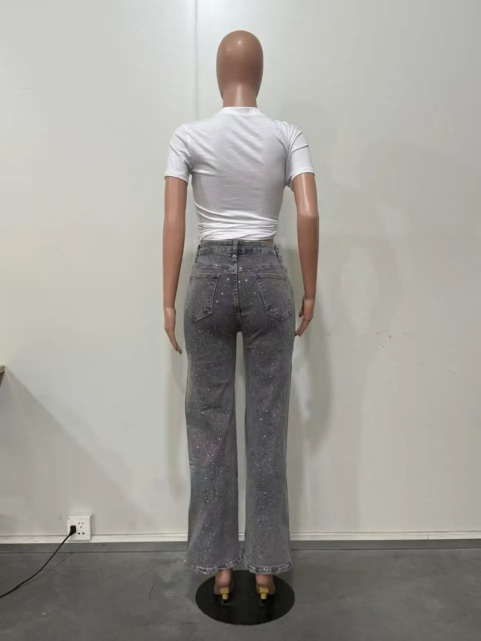 Women's Outfit Featuring Diamond-studded Washed Denim Pants Women's High-waisted Straight-leg Pants, and "hot Girl" Style Pants.