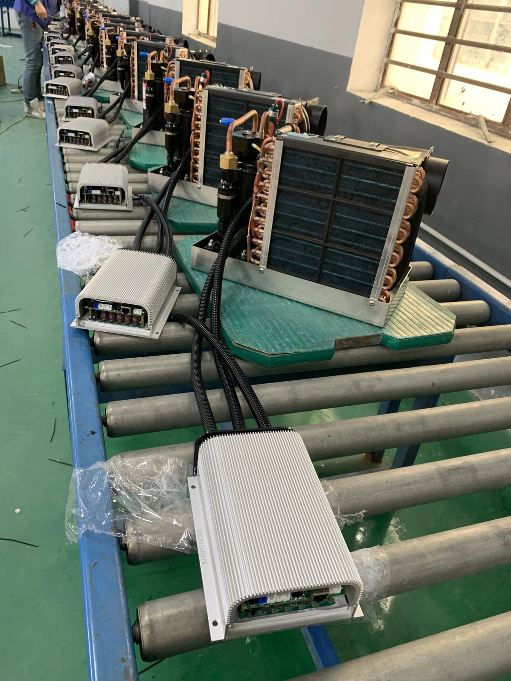 DC 24V 12000BTU Brushless DC Fan Motors Air Cooling Unit Heat Pump System Variable Frequency Compressor Marine Air Conditioner