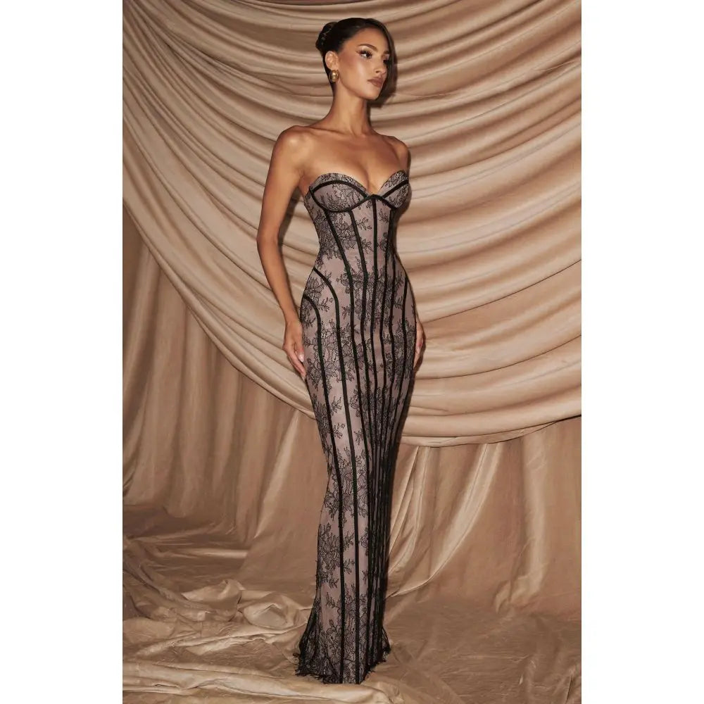 Elegant lace strapless waist cinching long dress with heart-shaped neckline for slimming and formal evening ladies' dress