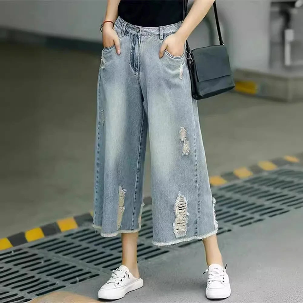 Women's Light Blue Ripped Denim Culottes, High Waist Wide Leg Cropped Jeans, Casual Frayed Hem Loose Fit Pants