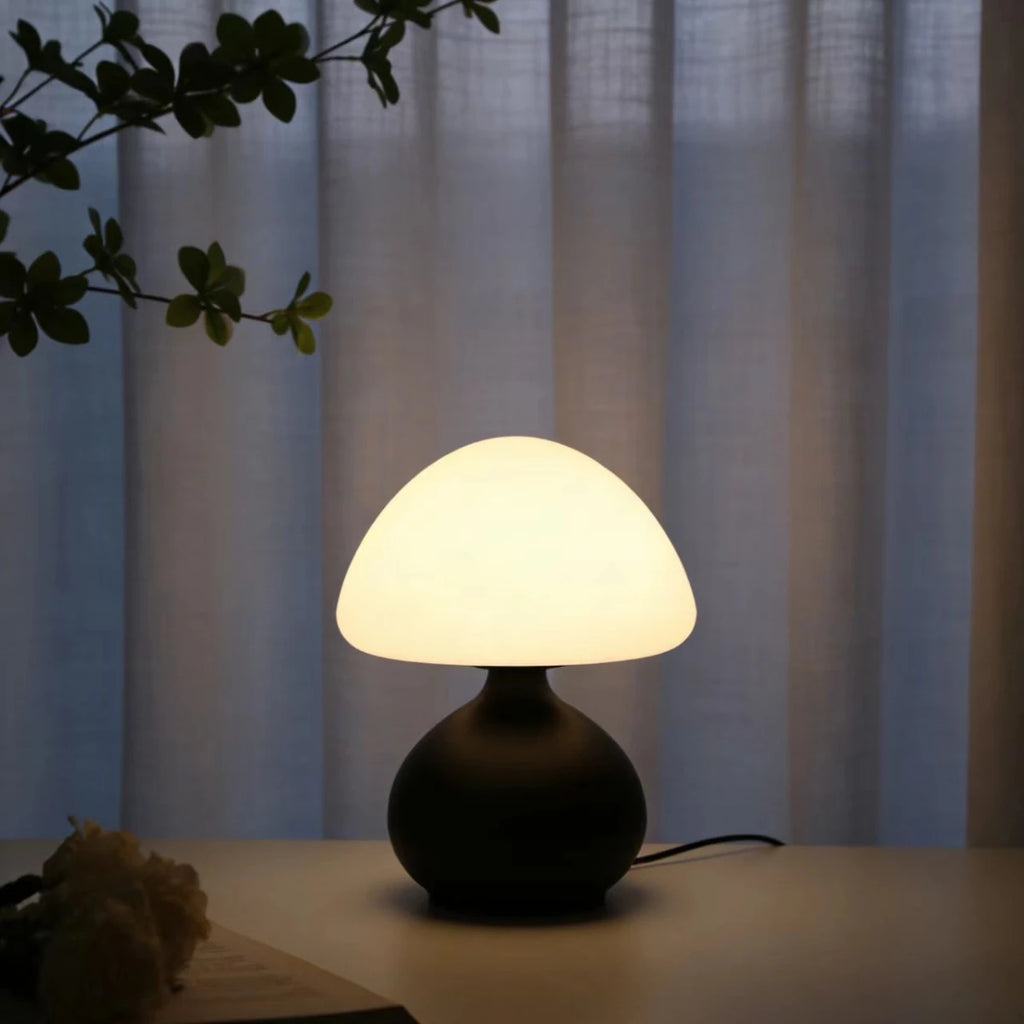 USB Powered Mushroom Table Lamp, Ambient Light, Bedroom Modern Simple and Atmospheric Table Lamp, Small Night Light, Decorative