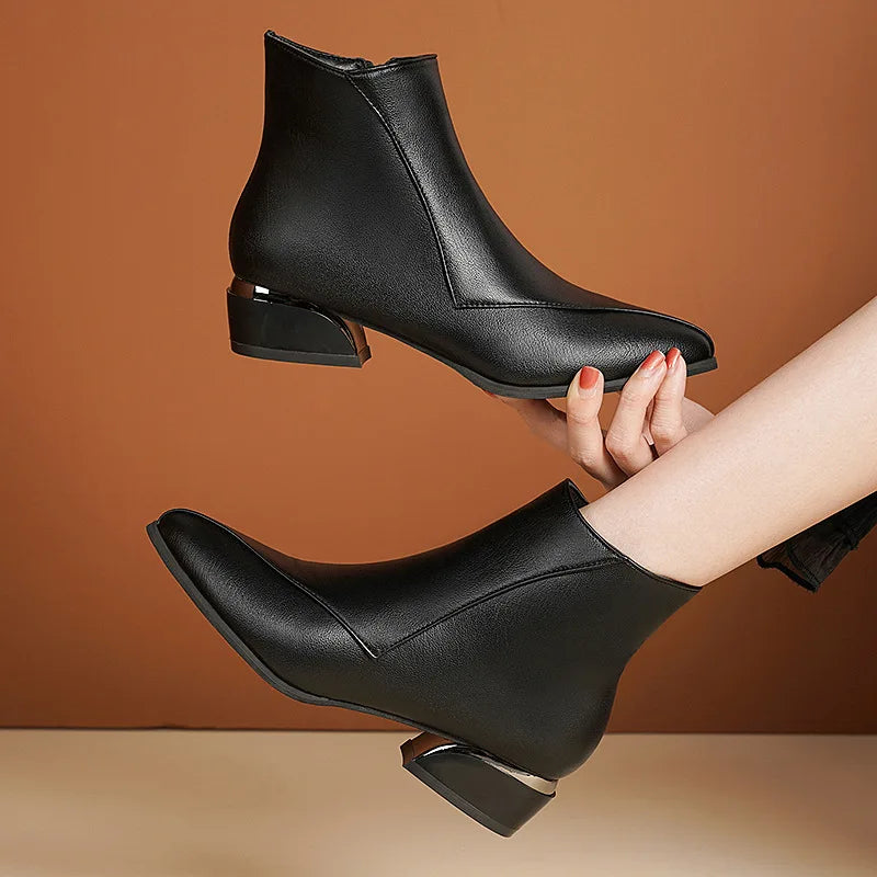 Autumn and Winter 2024 Women Boots British Style Fashion Boots for Women New Thick Heeled Oversized Fashion Short Boots