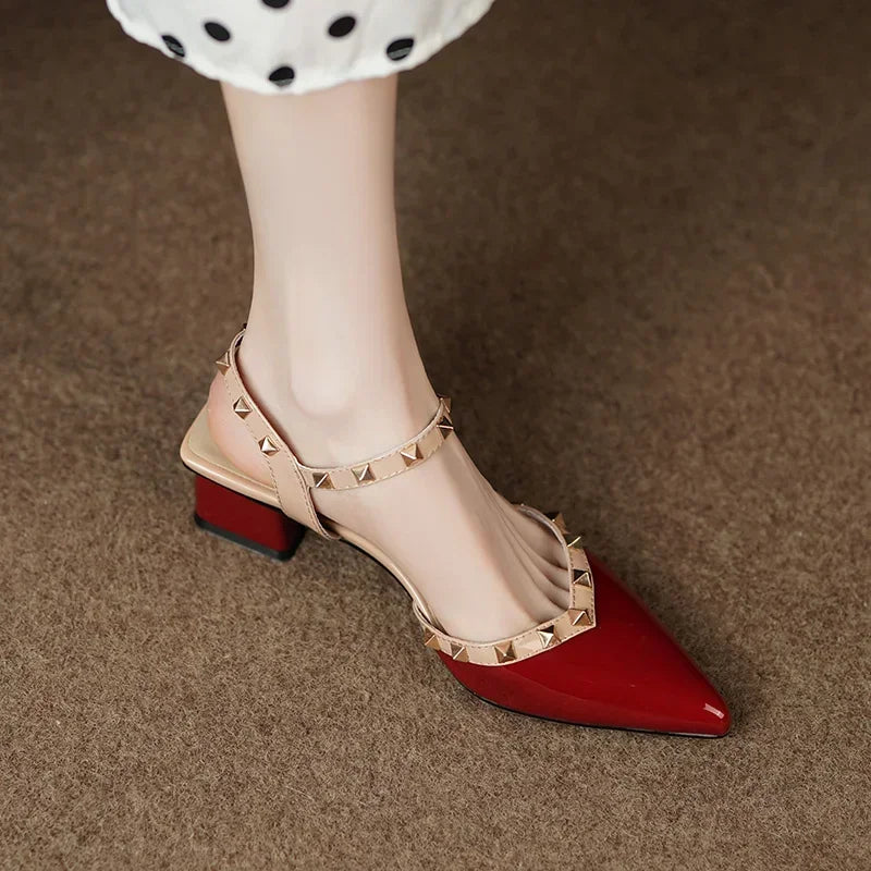 2025 Spring and Autumn New Style Fashionable Comfortable and Elegant Pointed Toe Wear-resistant Casual Rivet Sandals for Women
