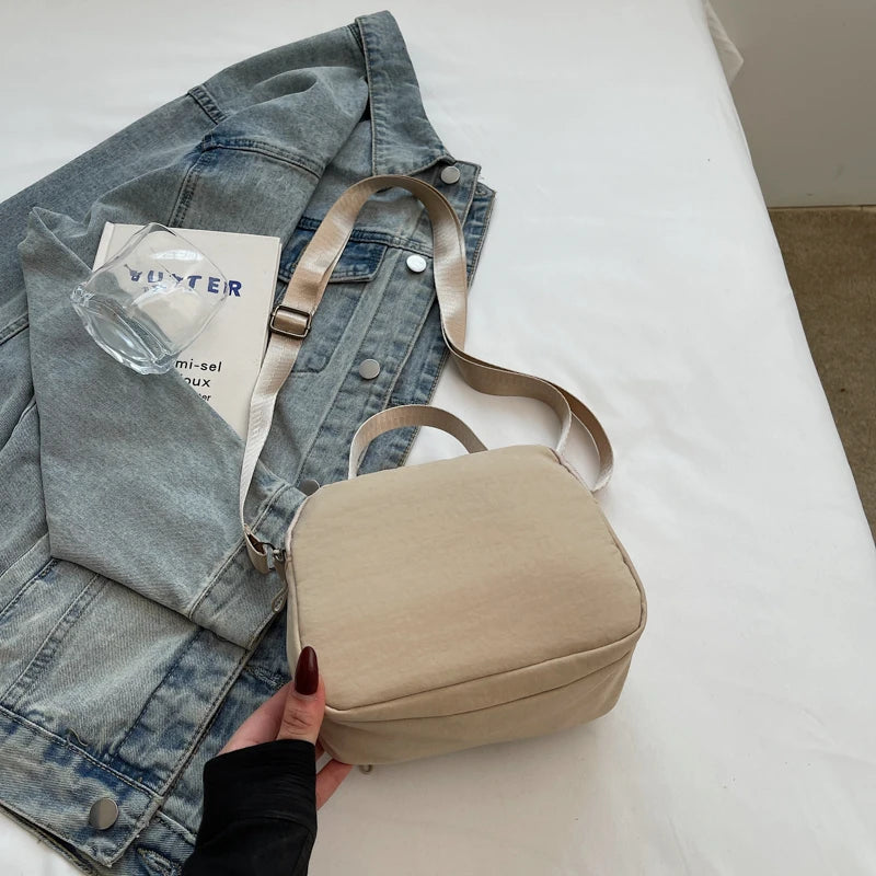 Women's Fashion Canvas Crossbody Bags Multi Pocket Small Shoulder Bag Casual Boho Handbag Lightweight Travel Purse for Daily Use